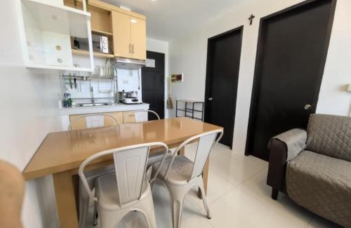Bacolod Apartamento | 2-Bedroom Cityscape Residences Bacolod 1001