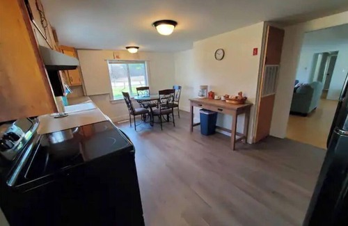 Thomaston Casa | 2 Bedroom Close to Town Home