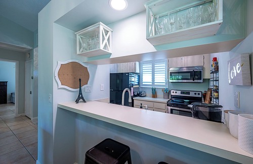 Palm Beach Gardens Cabaña | 2-bedroom cottage just a 14-minute walk to PGA National