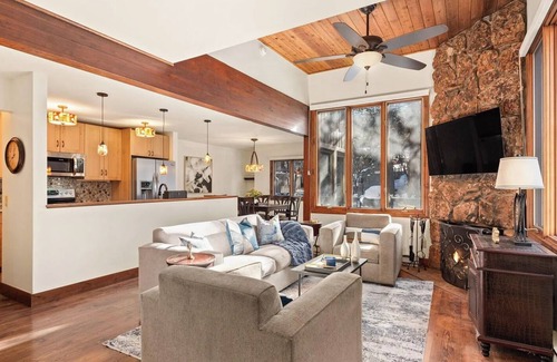 Snowmass Village Condominio | 2-bedroom condo in Snowmass Village with WiFi walking distance to transportation