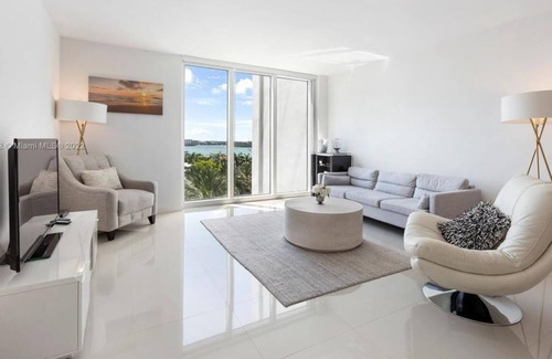 Bal Harbour Condominio | 2 Bedroom Condo 325631 by Houzlet