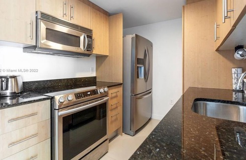Bal Harbour Condominio | 2 Bedroom Condo 325631 by Houzlet