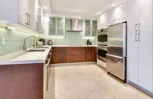 Bal Harbour Condominio | 2 Bedroom Condo 438858 by Houzlet
