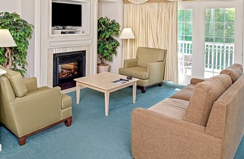 Berkeley Complejo | 2 Bedroom Condo at Greensprings - Williamsburg!