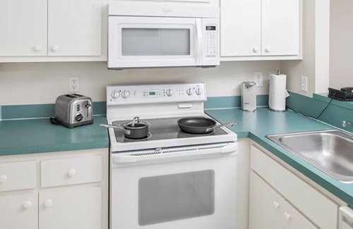 Berkeley Complejo | 2 Bedroom Condo at Greensprings - Williamsburg!