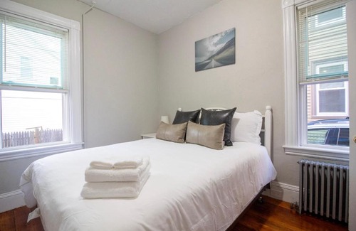 Brighton Apartamento | 2 bedroom condo close to Boston and Cambridge with free parkings