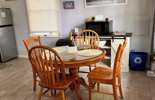 West Cape May Condominio | 2-bedroom condo in fantastic West Cape May with WiFi, AC