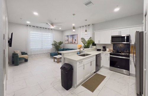 Pelican Condominio | 2-bedroom Condo in Cape Coral with King Bed