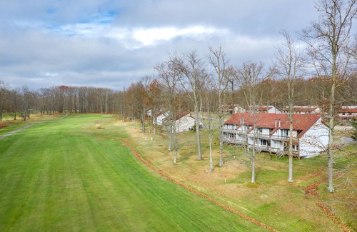 DuBois Condominio | 2 Bedroom Condo in Lakeside Resort Community (1 King & 2 Queen Beds)