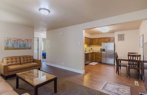 Logan Condominio | 2-bedroom condo in Logan with WiFi, AC