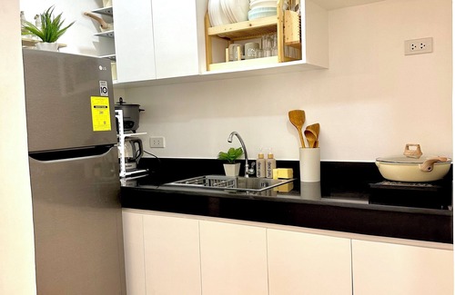 Highway Hills Condominio | 2-bedroom condo in terrific Mandaluyong with AC, WiFi. Enjoy your stay
