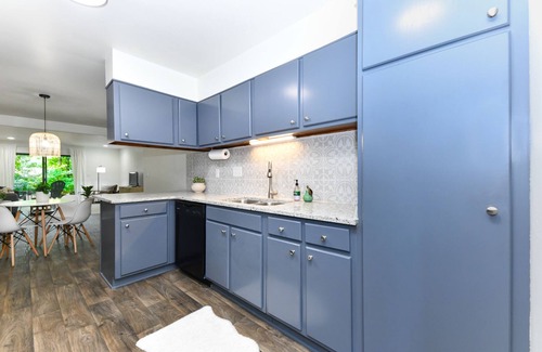 Green Valley Condominio | 2-bedroom condo in tranquil Greensboro with AC, WiFi. Centrally located.