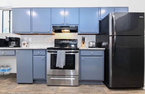 Green Valley Condominio | 2-bedroom condo in tranquil Greensboro with AC, WiFi. Centrally located.