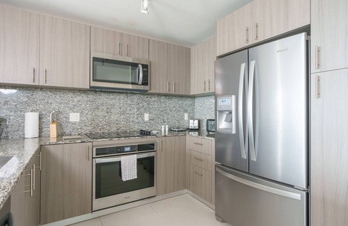 Ludlam Condominio | 2-bedroom condo just 11 minutes from Dolphin Mall