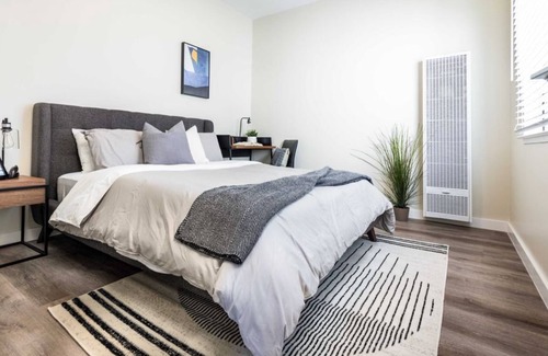 Chinatown Condominio | 2 Bedroom Condo L-561681 by Houzlet