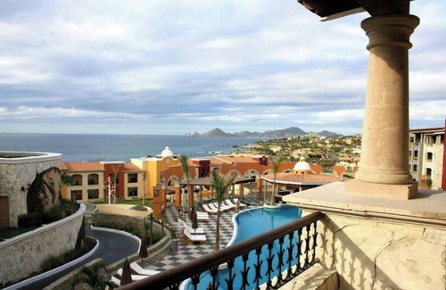Juárez Apartamento | 2 Bedroom Condo in Enchanting Cabo San Lucas with Hotel Amenities
