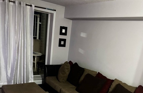 Sherwood Park Condominio | 2 bedroom condo Amenities close by Walking distance shopping centre Nice area