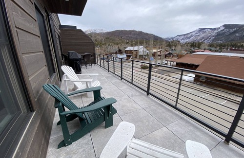 Grand Lake Condominio | 2 Bedroom Condo on the Boardwalk in downtown Grand Lake