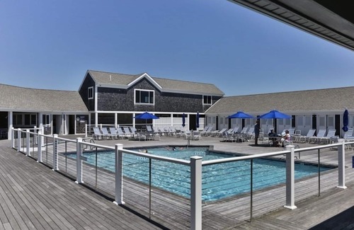 West Harwich Condominio | 2 bedroom condo, private beach, pool, tennis, pickle ball and dining