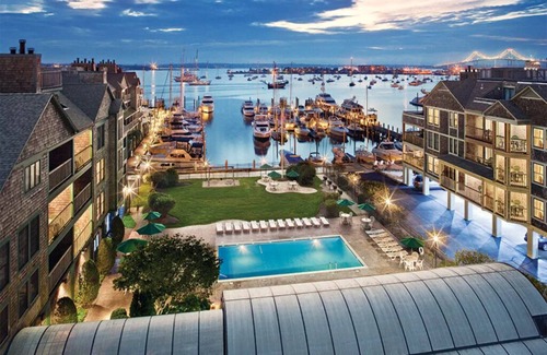 Historic Hill Condominio | 2 Bedroom Condo, Sleeps 6, Kitchen, Downtown Newport, on Wyndham Onshore Resort!
