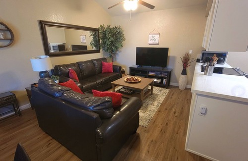 Apache Junction Condominio | Condominio de 2 habitaciones con vistas a la montaña y piscina climatizada