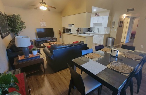 Apache Junction Condominio | Condominio de 2 habitaciones con vistas a la montaña y piscina climatizada