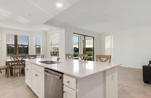 Lakewood Ranch Apartamento | 2 Bedroom Condo 225438 by Houzlet