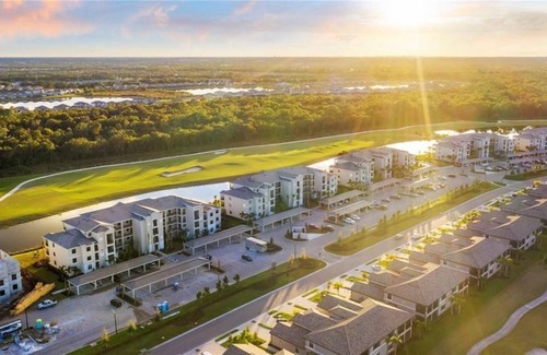 Lakewood Ranch Apartamento | 2 Bedroom Condo 225438 by Houzlet