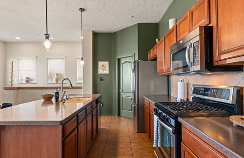 Southside Condominio | 2-bedroom condo with view of the Jemez Mountains