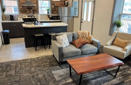 Marshall Apartamento | 2 Bedroom - Convenient & Comfy Downtown Apartment