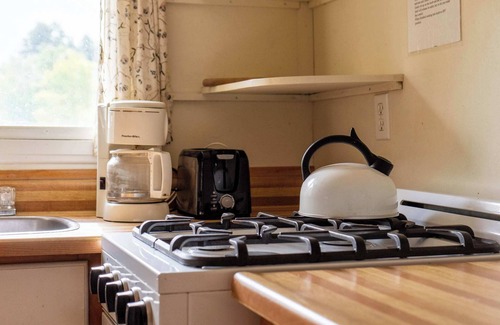 Gravenhurst Cabina | Pine Lake: 2-Bedroom Cottage #5 "Lodgepole Pine"
