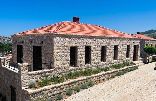 Msaytbeh Cabaña | 2 bedroom cottage in bayrut