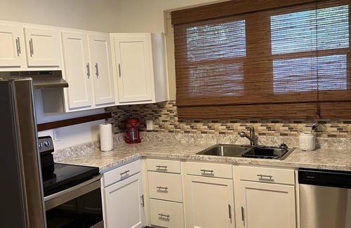 Riverfront Industrial Area Casa | 2 Bedroom Cottage-walking distance to downtown