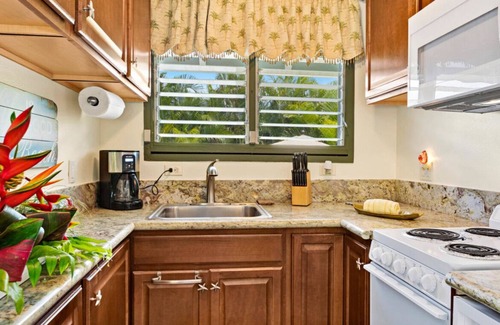 Waimanalo Cabaña | 2 Bedroom Cottage With Hot Tub