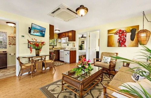 Waimanalo Cabaña | 2 Bedroom Cottage With Hot Tub