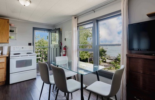 Carling Cabina | 2-Bedroom Cottage with Stunning View - Rockwood #6