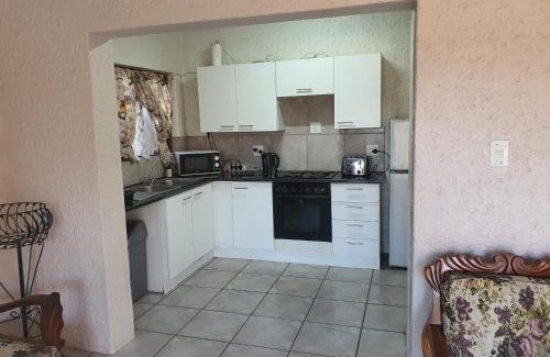 Greater Johannesburg Metropolitan Area Apartamento | 2 Bedroom Cottage