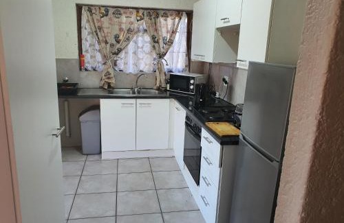 Greater Johannesburg Metropolitan Area Apartamento | 2 Bedroom Cottage