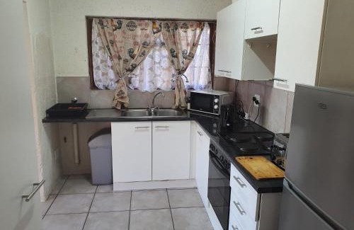 Greater Johannesburg Metropolitan Area Apartamento | 2 Bedroom Cottage