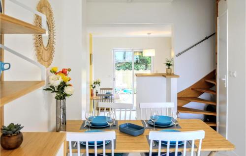 Jullouville Casa | 2 Bedroom Cozy Home In Jullouville