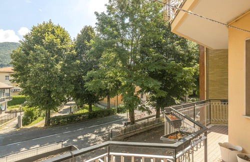 Montoggio Apartamento | Acogedor apartamento de 2 habitaciones en Montoggio