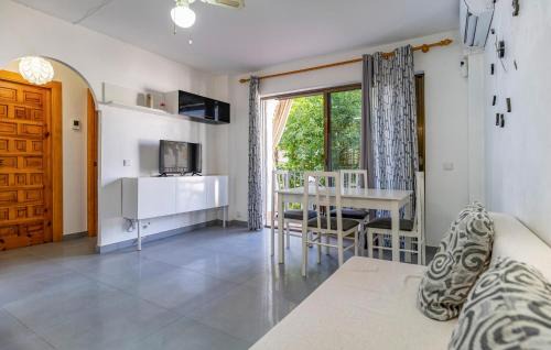 Velilla-Taramay Apartamento | 2 Bedroom Cozy Apartment In Almunecar
