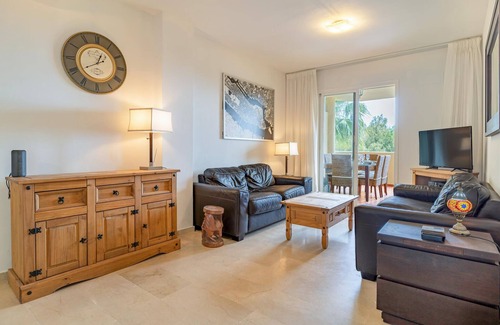 Puerto de la Duquesa Apartamento | Acogedor apartamento de 2 dormitorios.