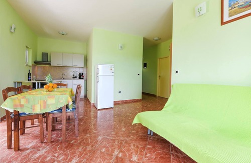 Ugljan Apartamento | Acogedor apartamento de 2 habitaciones.