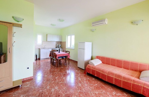 Ugljan Apartamento | Acogedor apartamento de 2 habitaciones.