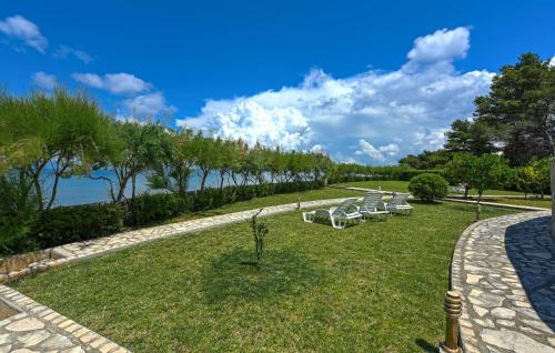 Ugljan Apartamento | 2 Bedroom Cozy Apartment In Ugljan