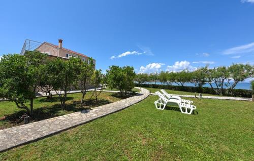 Ugljan Apartamento | 2 Bedroom Cozy Apartment In Ugljan