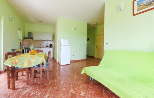 Ugljan Apartamento | 2 Bedroom Cozy Apartment In Ugljan