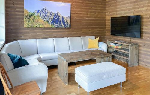 Oye Apartamento | 2 Bedroom Cozy Apartment In Stranda