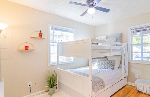 Piney Point Cabaña | 2 Bedroom Cozy Beach Cottage with beach access